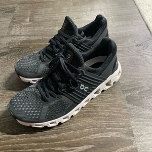 ON Women's Black Athletic Shoes